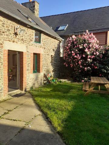 Gîte pour 2 personnes, avec jardin à Plouha