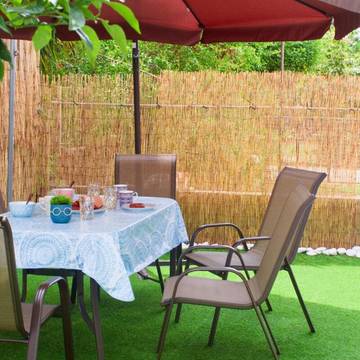 Ferienwohnung für 6 Personen, mit Terrasse und Garten, kinderfreundlich in Kalamata