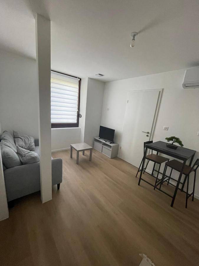 Gîte pour 2 personnes, avec terrasse et jardin à Riedisheim - 2