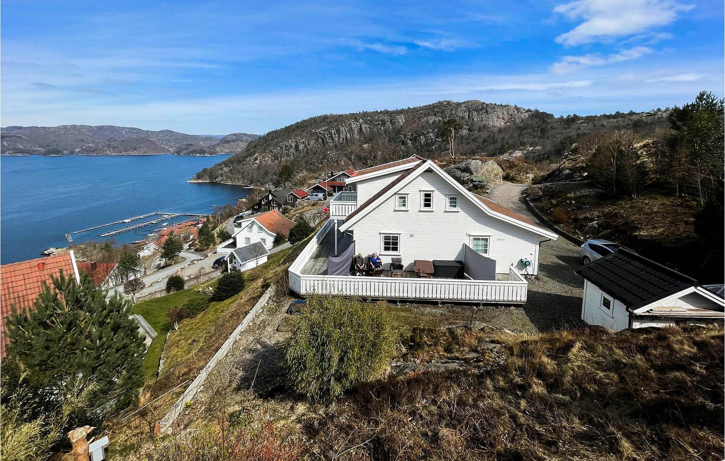 Ferienhaus für 8 Personen mit Garten in Lindesnes