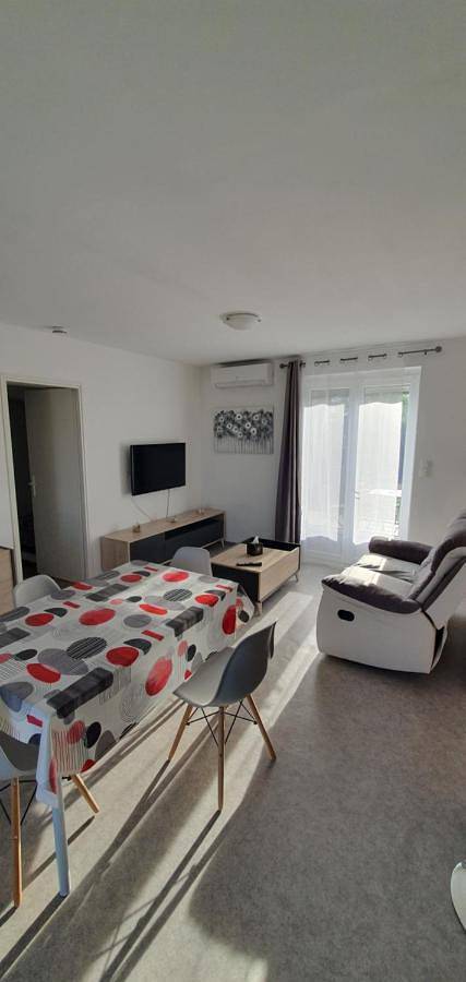 Location de vacances pour 4 personnes, avec jardin à Creuzier-le-Vieux - 2