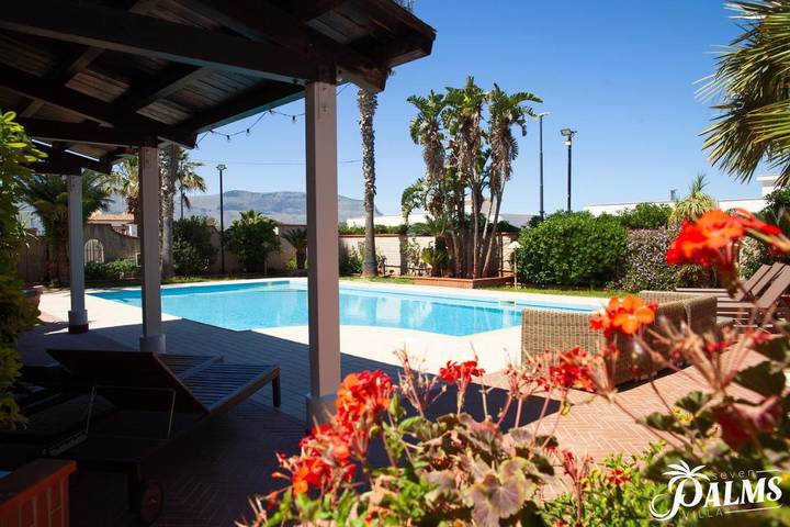 B&b per 3 persone, con Balcone e Terrazza nonché Giardino e Piscina sull' Isola delle Femmine