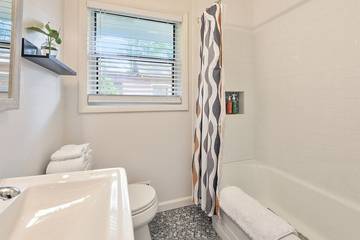 Bungalow for 6 Guests in Atlanta, Georgia, Picture 4