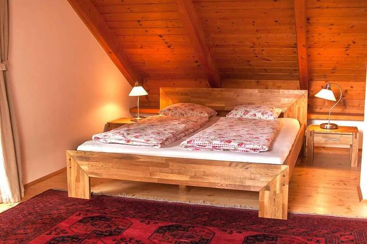 Bio Ferienhaus mit Garten & Badeteich in Ruhelage, Wien erreichbar in 15 Minuten in Maria Enzersdorf, Bezirk Mödling