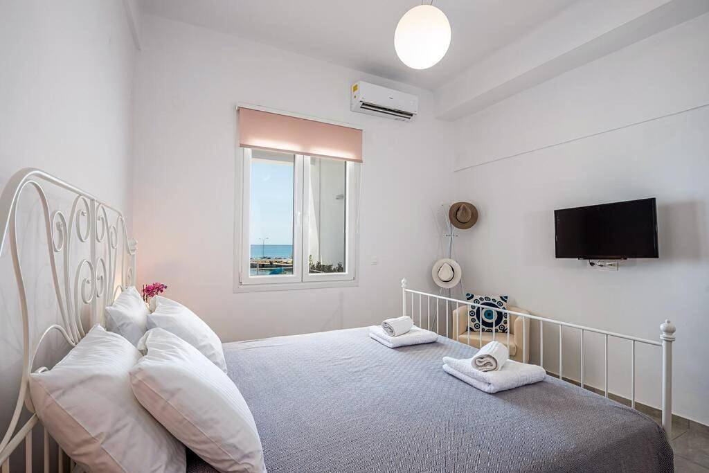 Ganze Wohnung, Amazing Seafront Suite in Ierapetra, Lasithi