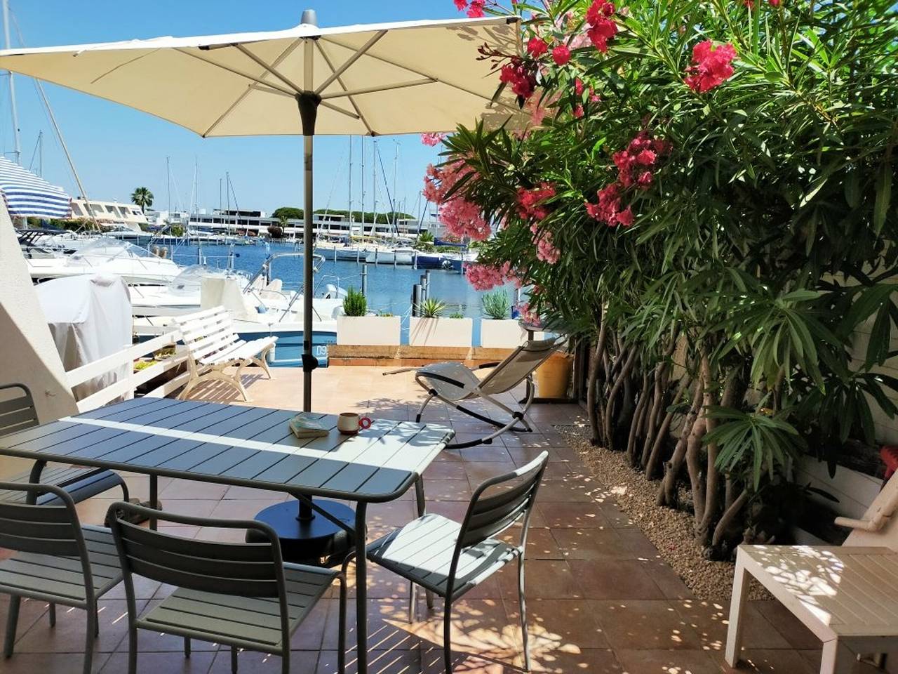 Ganze Wohnung, Marina-Duplex mit Klimaanlage und Terrasse – 4 Schlafplätze, Port Camargue in Port Camargue, Le Grau-du-Roi