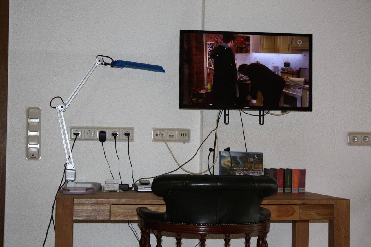 Ganze Wohnung, Double or Twin Room - Disability Access in Wiebelskirchen, Neunkirchen
