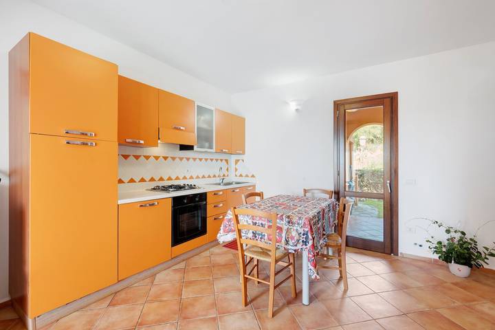 Entire apartment, Apartment 'Lu Sulianu- T2' with Private Terrace, Private Garden and Air Conditioning in Porto Ottiolu, Budoni