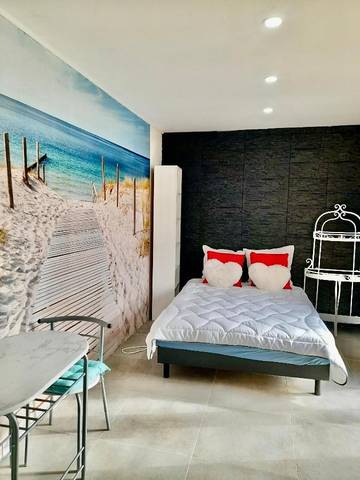 Gîte pour 2 personnes, avec vue et terrasse dans Montlegun