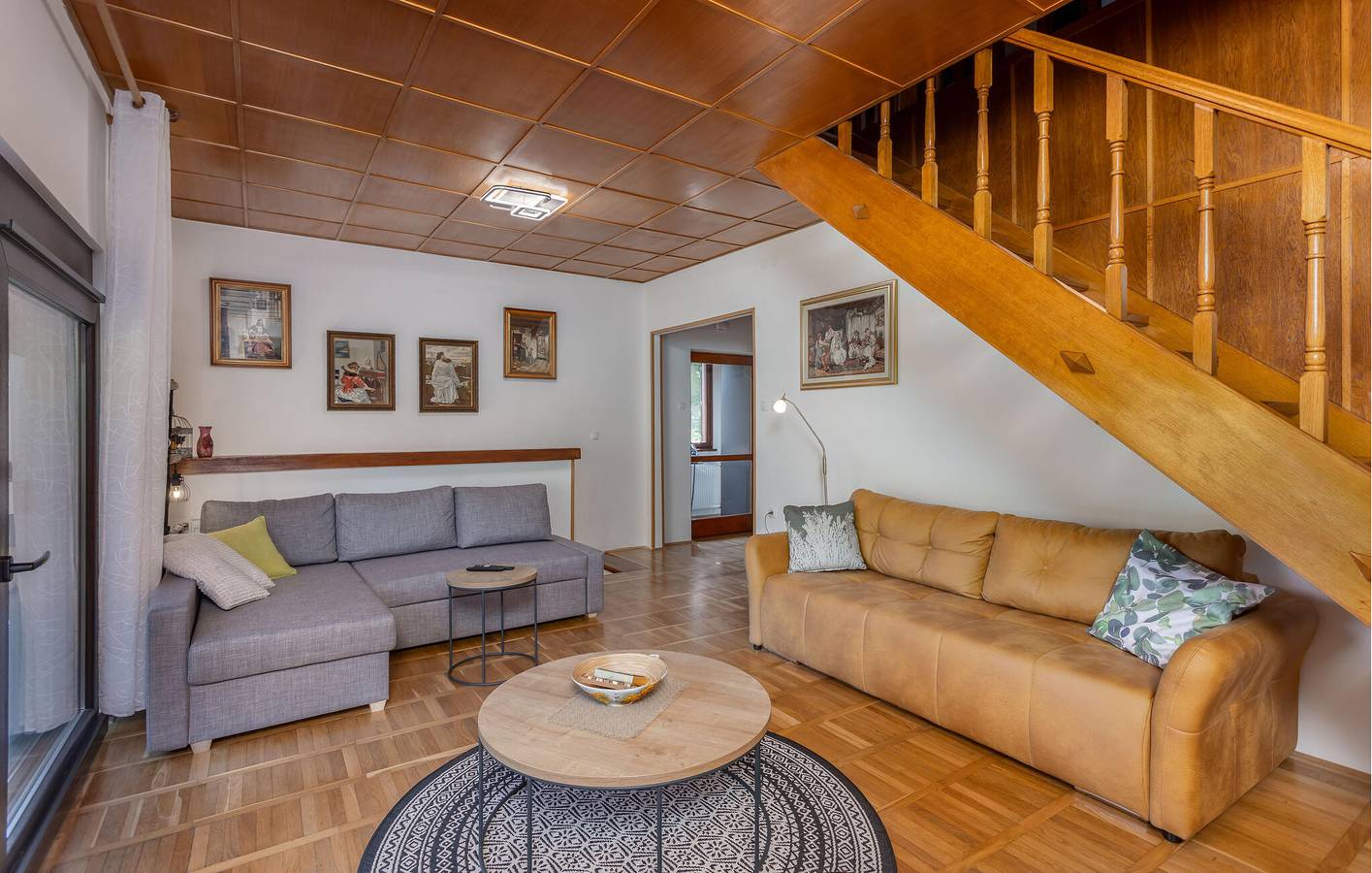 Gemütlich, 1 km vom Strand entfernt: Modernes Apartment mit Terrasse und kostenlosen Parkplätzen in Delnice, Primorje-Gorski Kotar