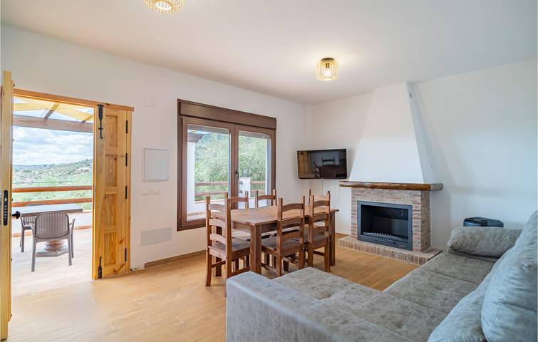 Cozy Apartment with Terrace near River & Restaurants in Mondrón, Periana