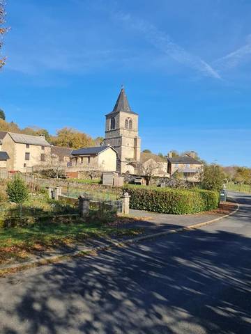 Gîte pour 4 personnes, avec terrasse et vue, animaux acceptés à Castelnau-Pégayrols