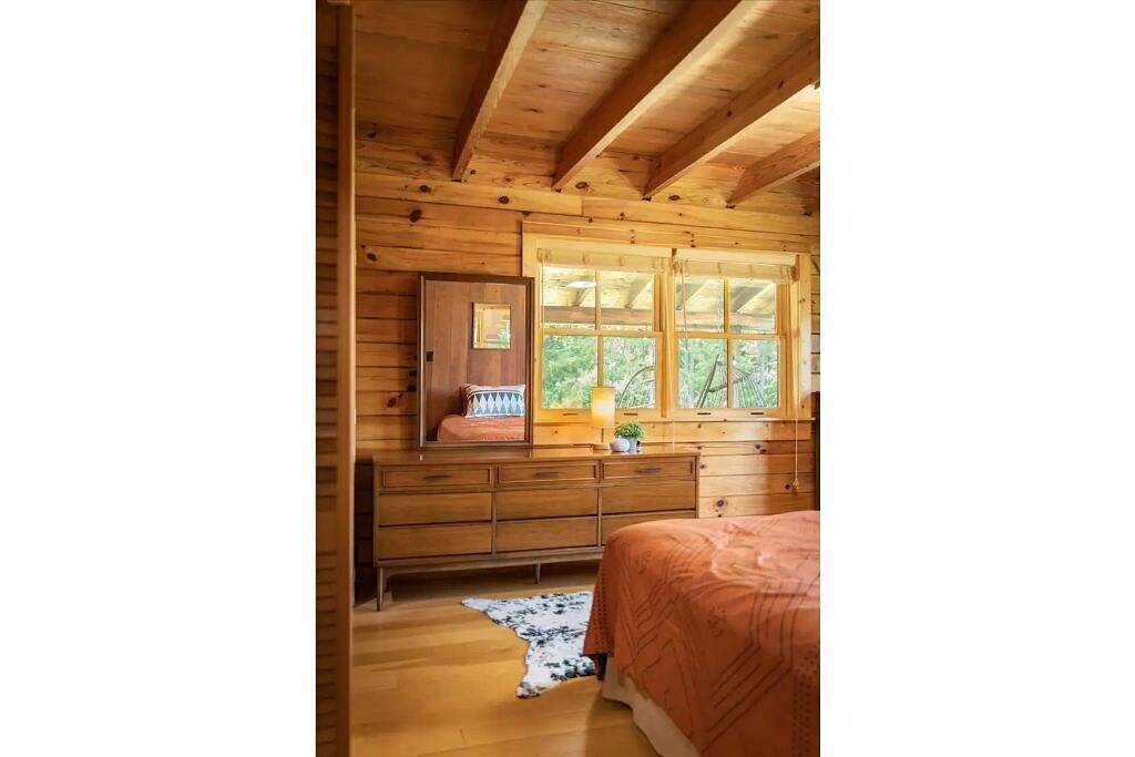 Cozy Cabin @James River; Live/Work/Play Experience in Henrico County