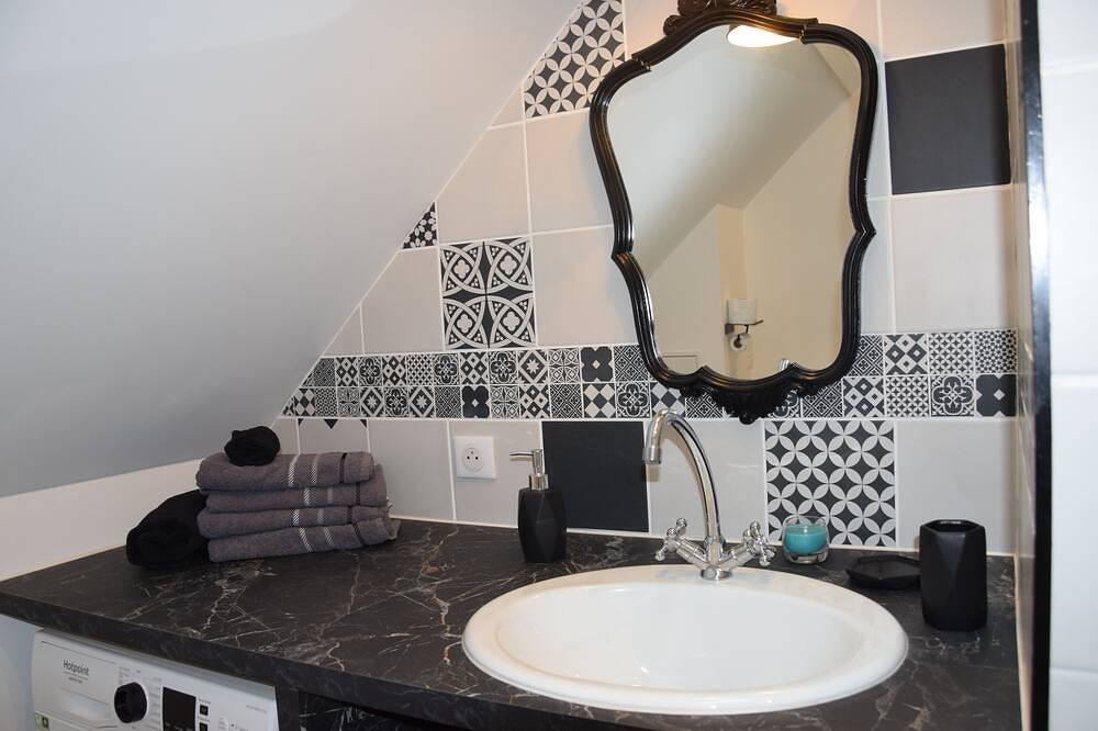 Apartamento entero, \"Le Rooftop de la fontaine\", in a quiet, green setting in Luisant, Región de Chartres