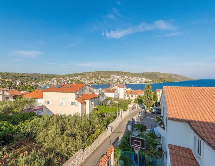Ganze Wohnung, Apartment mit einem Schlafzimmer Protega A2 mit Balkon in Strandnähe in Okrug Gornji, Ciovo