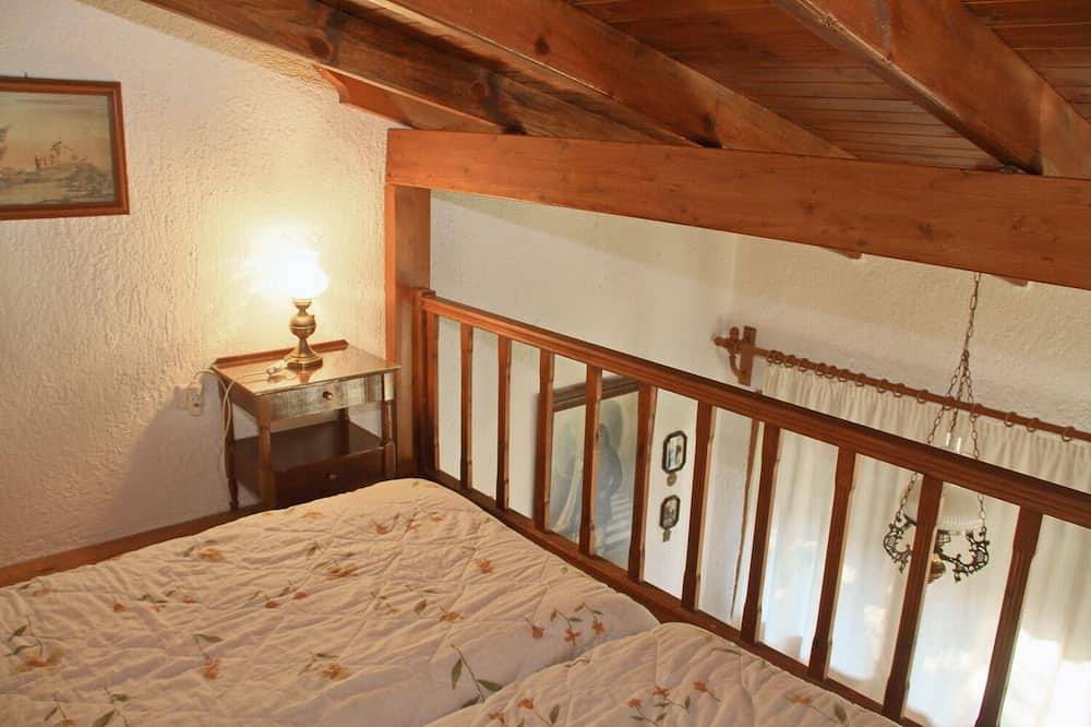 Private property with outdoor pool , cosy spaces and beautiful garden in Iraklio-Heraklion und Umgebung