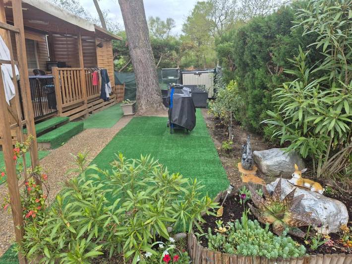 Camping pour 6 personnes, avec piscine et terrasse, animaux acceptés à La Roque-d'Anthéron - 4