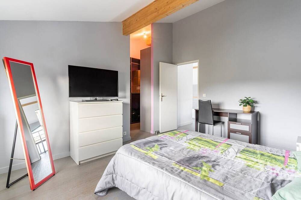 Grande chambre privée avec salle de bain et Wc in Labarthe-sur-Lèze, Toulouse et ses environs