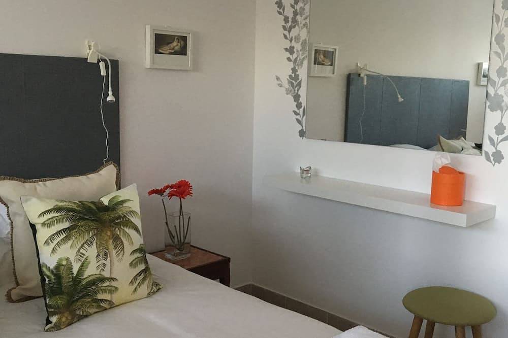 Entire apartment, Comfortable, sunny & cozy near the beach and close to Lisbon in Cascais e Estoril, Costa de Lisboa