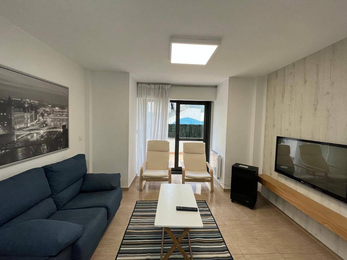 Appartement entier, Apartamento con terraza,2 min de la playa, Ares in Ares, Costa de Galicia