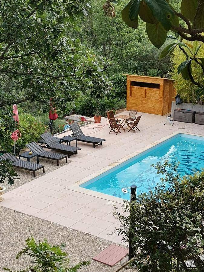 Location de vacances pour 6 personnes, avec vue ainsi que piscine et jardin, animaux acceptés à Besse-sur-Issole - 2