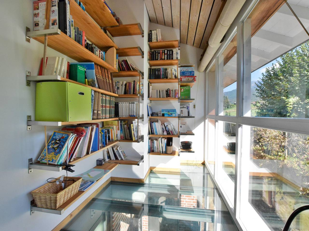 Villa con terraza, jardín, cerca de Evian y pistas, Wifi, aparcamiento in Lugrin, Thonon-les-Bains region