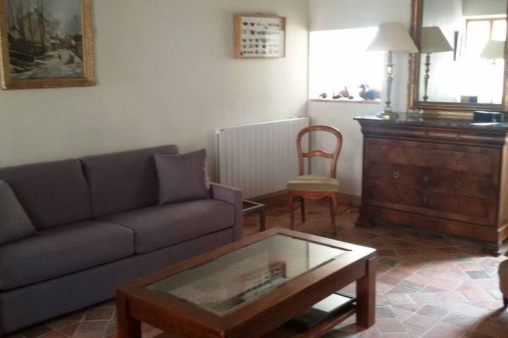 Location de vacances pour 6 personnes, avec terrasse et jardin à Druyes-les-Belles-Fontaines - 4