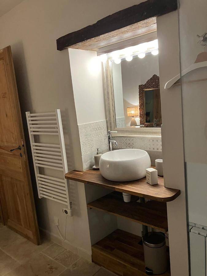 Location de vacances pour 2 personnes, avec piscine et sauna ainsi que terrasse et jacuzzi dans Longny-les-Villages - 4