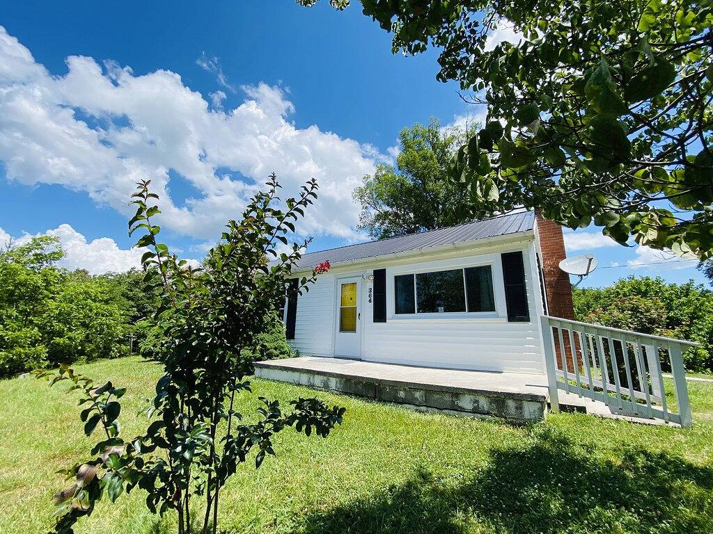 Jasmine House-Dog, family friendly-5 mins Douglas Lake-Large yard-Country Vibe in Douglas Lake