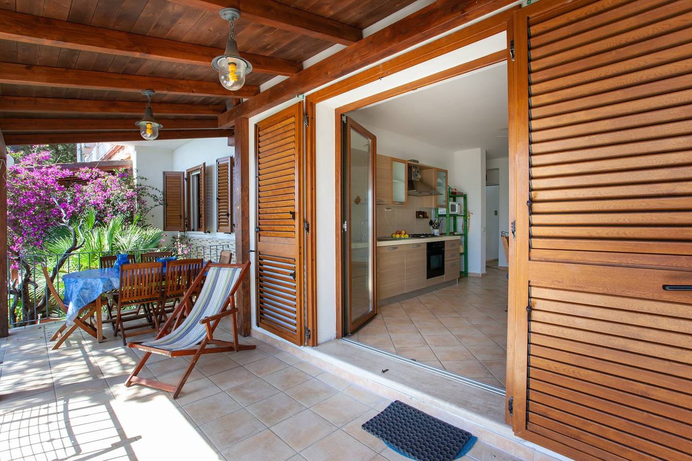Vacation Home "Casa Sulla Spiaggia 1" with Sea-View, Terraces & Garden in Sas Linnas Siccas, Orosei