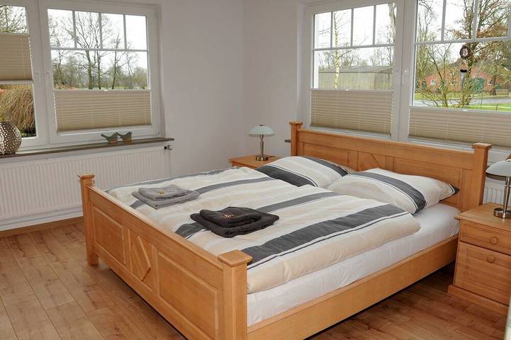 Ferienhaus für 4 Personen, mit Terrasse und Garten in Leer - 3