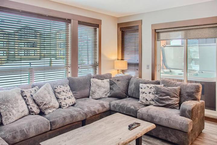 Ferienwohnung für 11 Personen, mit Pool und Balkon sowie Whirlpool - 1