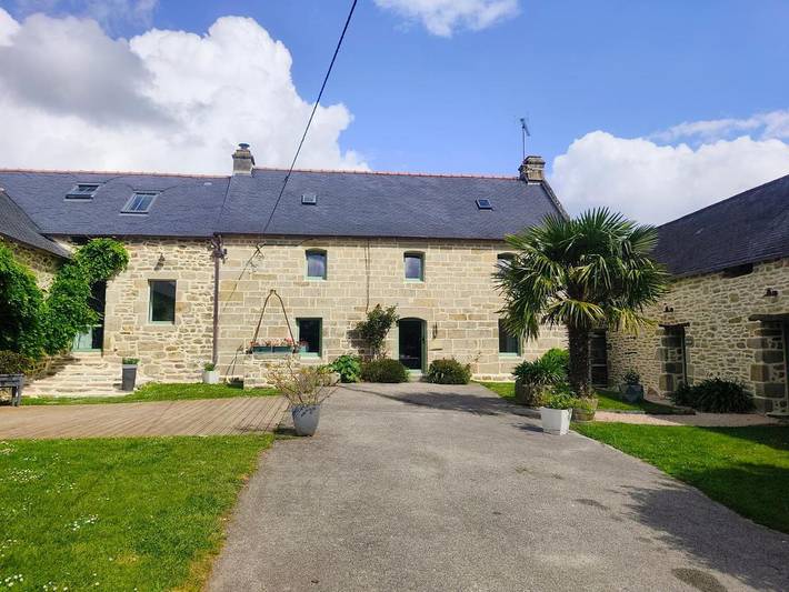 Chambre d’hôte pour 3 personnes, avec Jacuzzi ainsi que Terrasse et Jardin à Landrévarzec