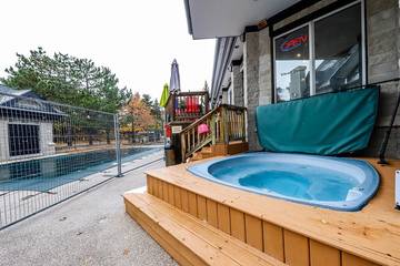 Glamping for 2 Guests in Blue Mountain (Ontario), Ontario, Picture 1