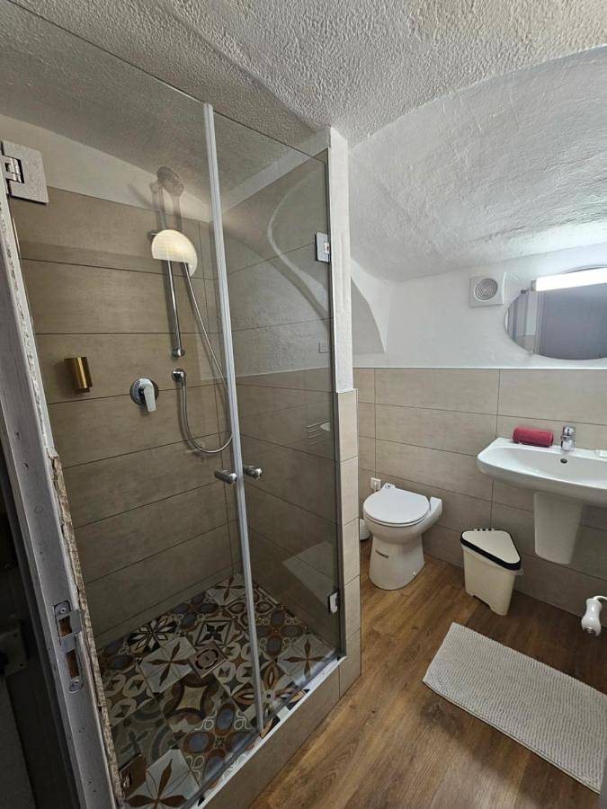 Hôtel pour 2 personnes, avec terrasse et vue à La Brigue - 2