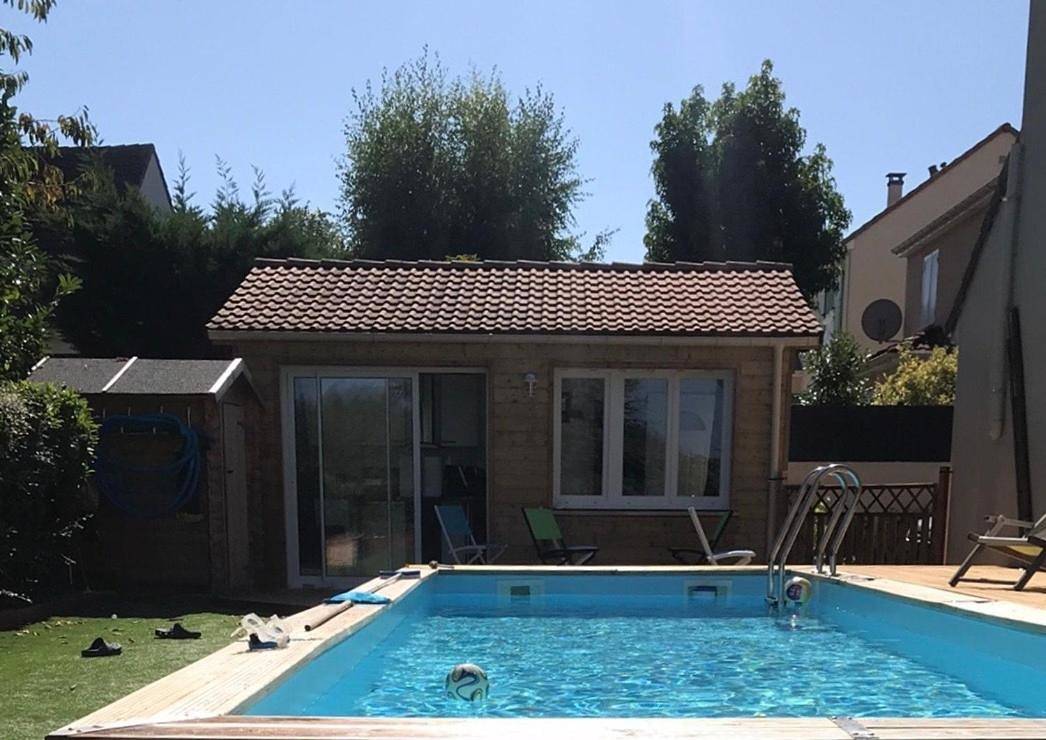 Chalet Du Lac Piscine Disneyland Paris- Tgv-Rer in Montévrain, Seine-et-Marne