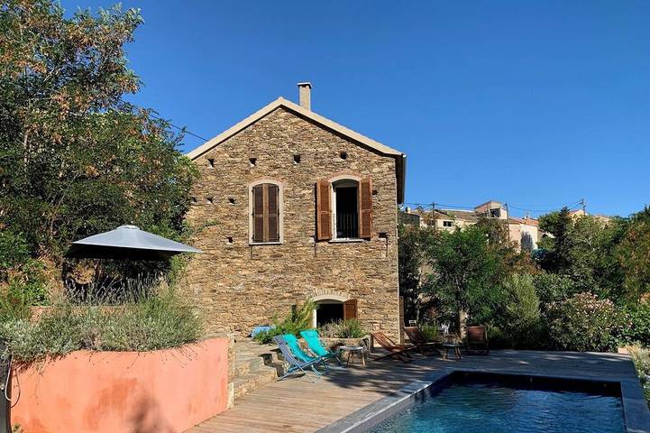 Location de vacances pour 12 personnes, avec Terrasse et Jardin à Poggio-d'Oletta