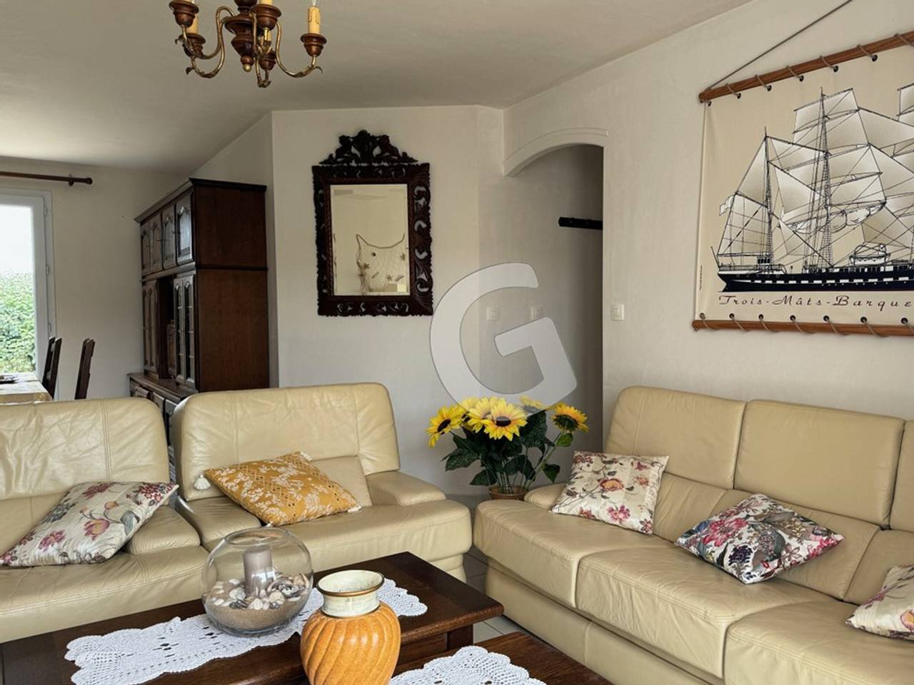 Cozy Forest-Edge Retreat for 6 with Garden, Near Beach and Shops in Longeville-sur-Mer, Vendée