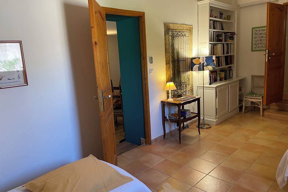 Sanary Charming Country House With Garden.Small Dogs Accepted in Sanary-sur-Mer, Mittelmeerküste (Frankreich)