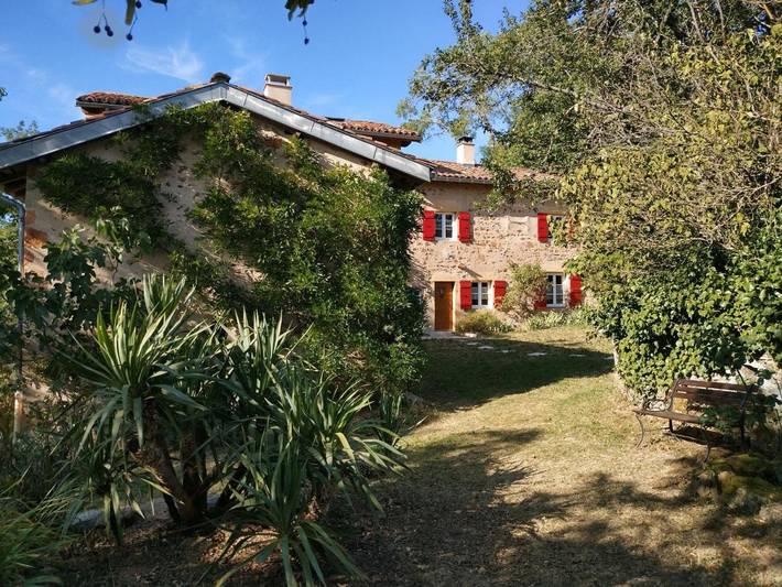 Location de vacances pour 8 personnes, avec Terrasse ainsi que Jardin et Vue à Chassigny-sous-Dun