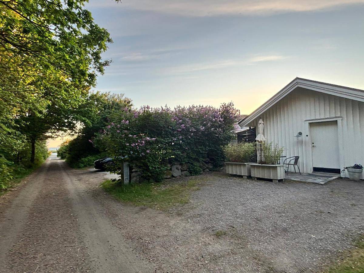 Cozy cottage by the sea south of Varberg in Varberg, Halland