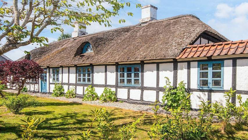 Ferieudlejning for 8 personer, med have i Fjellerup