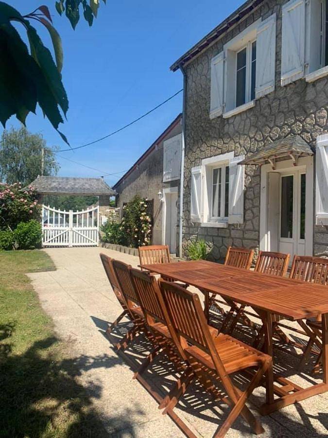 Location de vacances pour 10 personnes, avec Terrasse ainsi que Jardin et Vue à Daon - 4