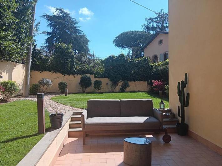 Ferieleilighet for 6 personer, med Balkong og Terrasse i tillegg til Hage i Marino