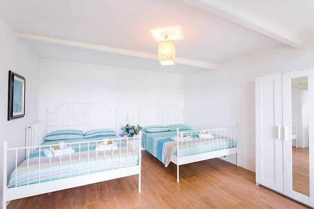Villa Arona Summary: in Comune di Arona, Lago Maggiore (Piemonte)