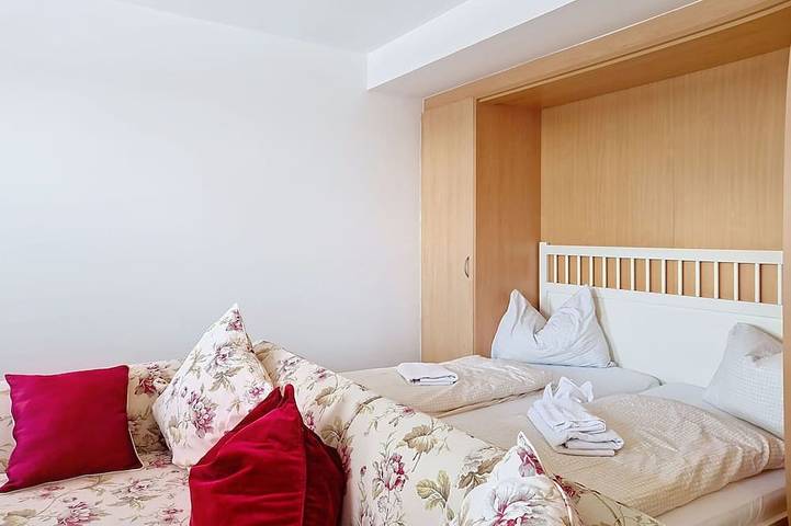 Ganze Wohnung, Gemütliche Wohnung für 2 Gäste mit  W-Lan, Tv und Terrasse in Tuxer Alpen, Navis