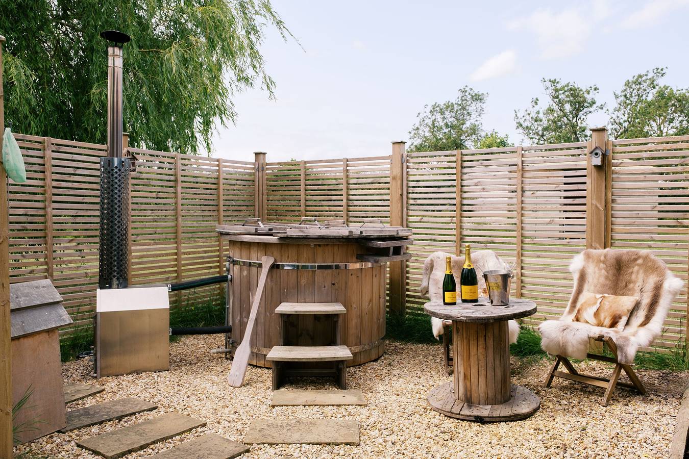 Poppie's Shepherds Hut at Shepherds Lodge Retreat and Wellness in Melton, Leicestershire