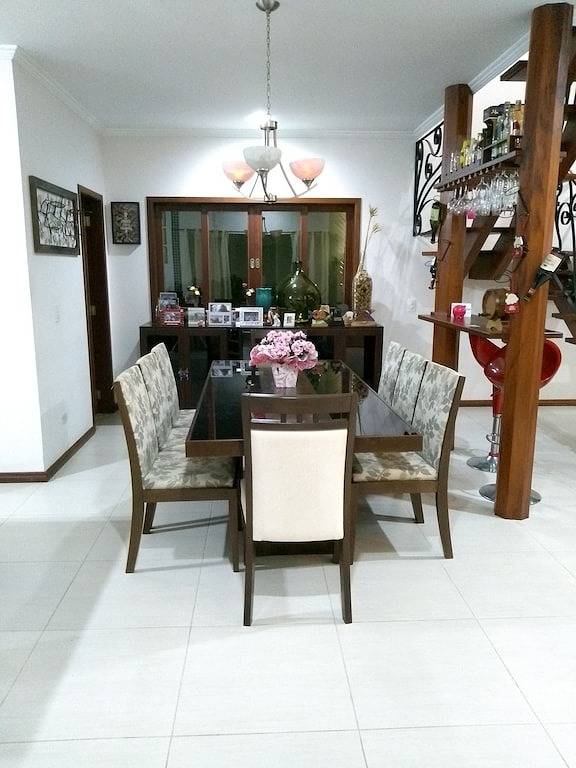 Haus mit 3 Suiten, Swimmingpool in einer Wohngegend, bis zu 7 Personen in Paraty, Costa Verde (Rio de Janeiro)