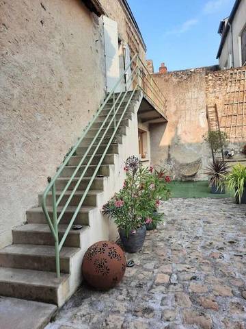 Gîte pour 4 personnes, avec terrasse à Châteaudun