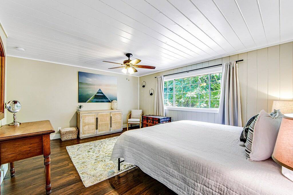 Dog-Friendly Home w/ 2 Decks, Wifi & W/D - Near Vineyards & Russian River in Forestville, California North Coast